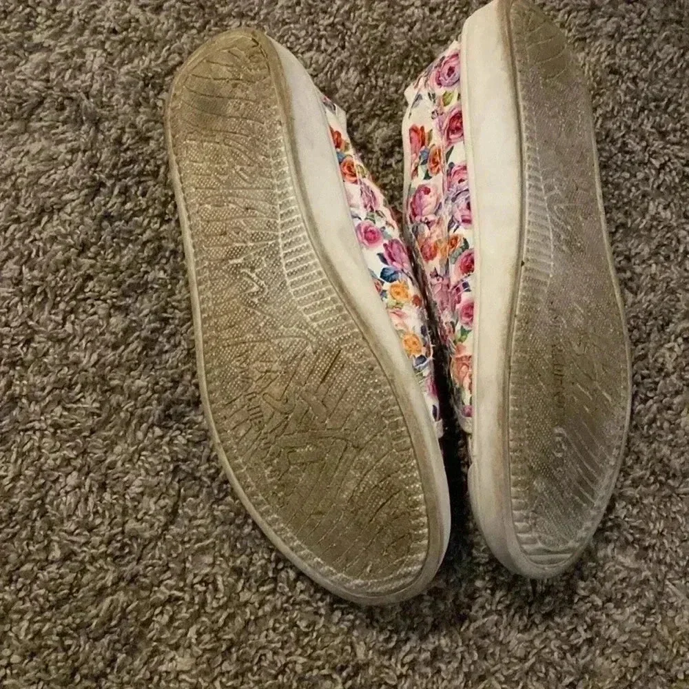 Blowfish floral slip on sneaker - kids size 5 - no laces- great condition - Picture 8 of 8